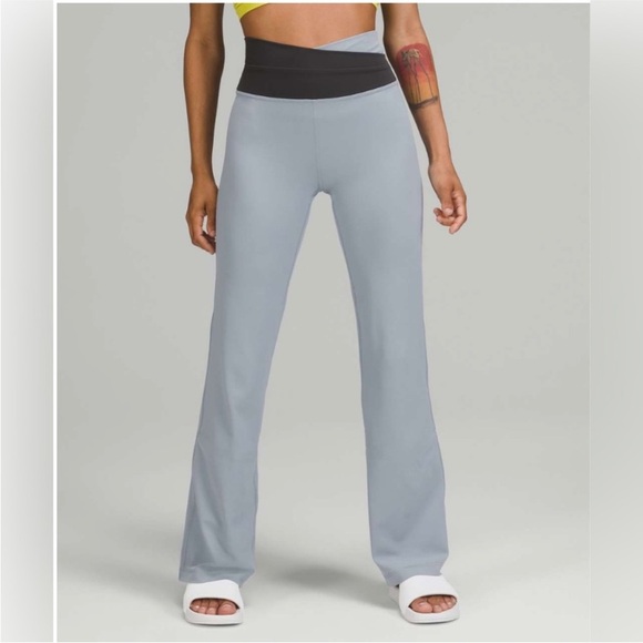 Lululemon Throwback Astro Pant in Chambray / Graphite Grey Size 6 - Picture 1 of 9